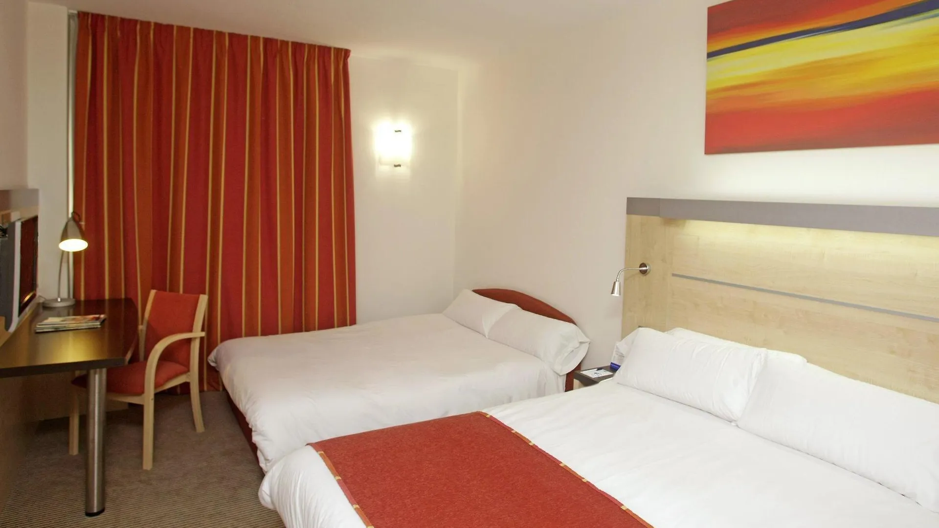 Holiday Inn Express Malaga Airport, An Ihg Hotel ספרד